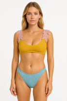 Bikini con top bralette e inserti in pizzo Clara Aestas